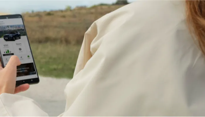 CSATLAKOZTATOTT SZOLGÁLTATÁSOK